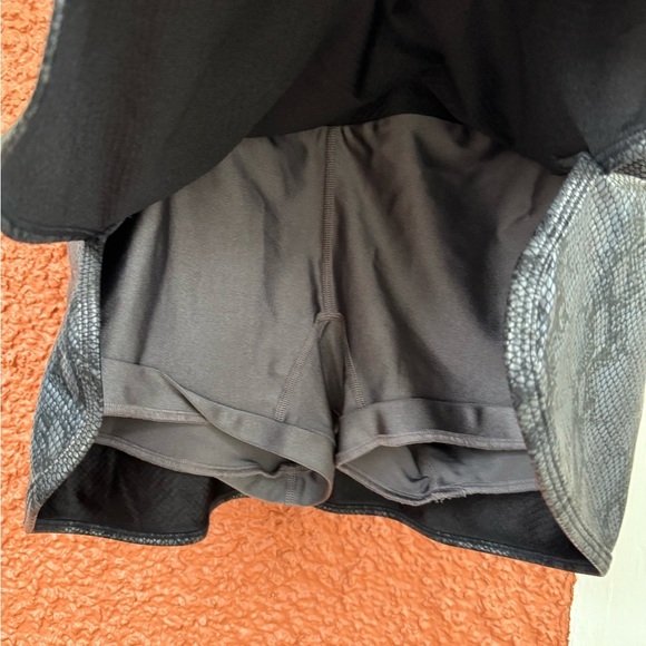 Women’s Pheel Skirt with Shorts Snake Skin Size Small Made in USA Tennis - Picture 3 of 5